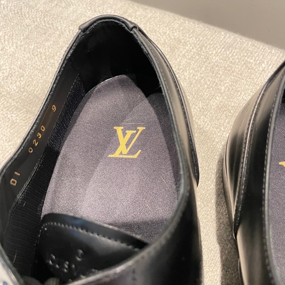 LOUIS VUITTON | Men’s Dress Shoes - Picture 5 of 7